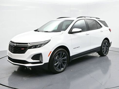 Used 2023 Chevrolet Equinox RS FWD image 3