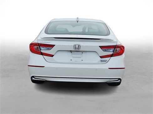 Used 2018 Honda Accord Touring image 5