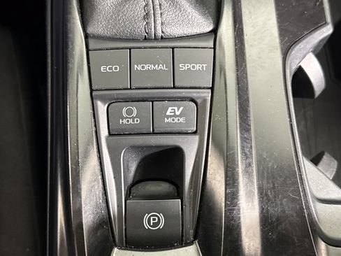 Used 2025 Toyota Camry LE FWD image 39