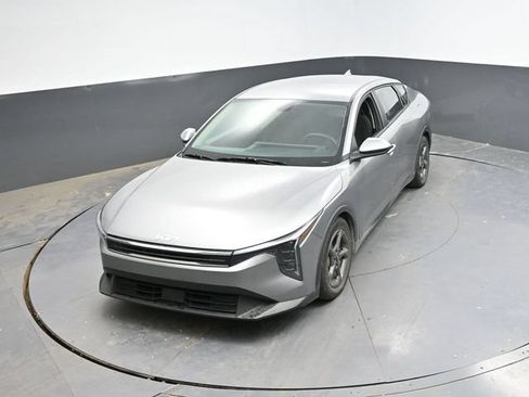 Used 2025 Kia K4 FWD image 40