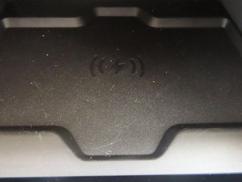 Used 2023 Land Rover Discovery Sport S image 36