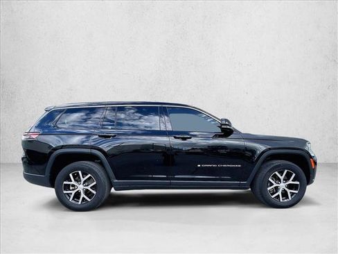 Used 2023 Jeep Grand Cherokee L Limited image 5