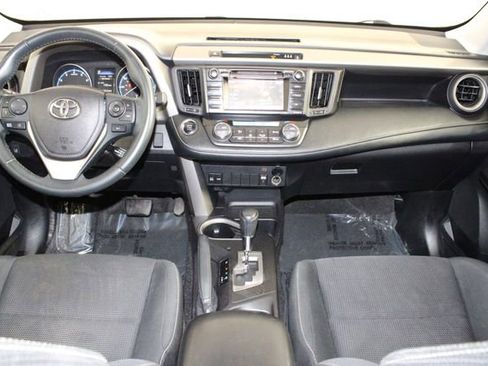 Used 2018 Toyota RAV4 XLE image 28