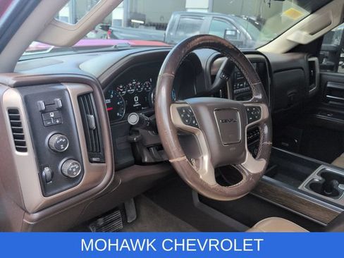 Used 2018 GMC Sierra 2500 Denali w/ Duramax Plus Package AWD/4WD image 8