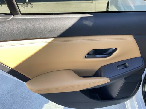 Used 2024 Nissan Sentra SV w/ SV Premium Package image 20