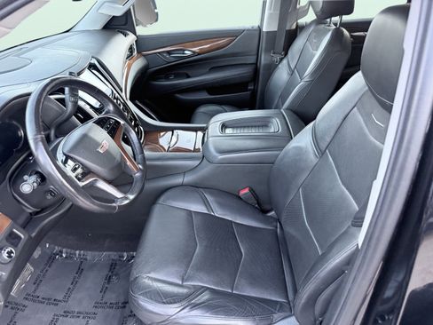 Used 2020 Cadillac Escalade ESV 2WD image 22