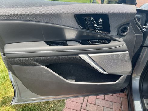 Used 2025 Cadillac Optiq Sport 2 w/ LPO, Floor Liner Package AWD/4WD image 18
