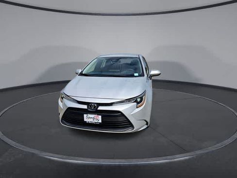 Certified 2024 Toyota Corolla LE FWD image 3