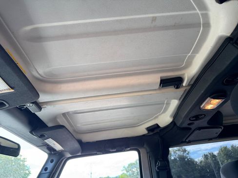 Used 2015 Jeep Wrangler 4WD Sport image 28