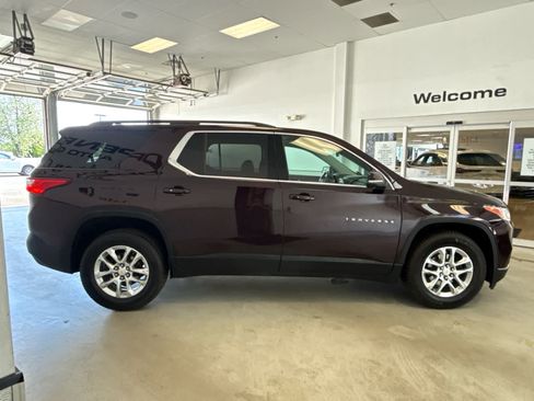 Used 2021 Chevrolet Traverse LT AWD/4WD image 7