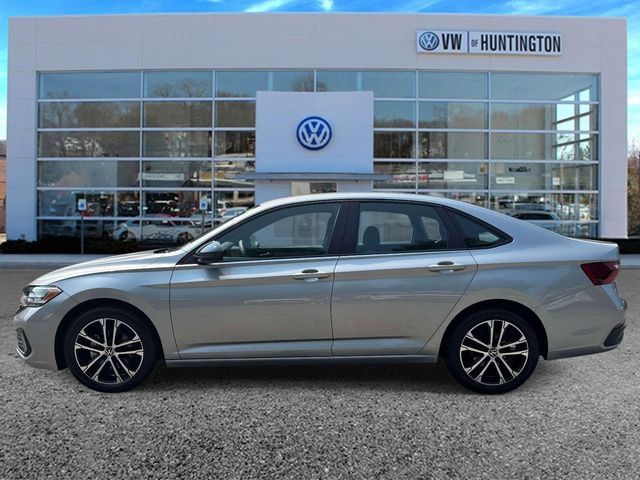 Certified 2022 Volkswagen Jetta Sport FWD image 5