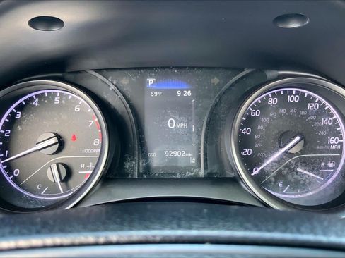 Used 2022 Toyota Camry SE FWD image 25