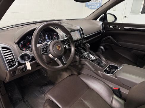 Used 2016 Porsche Cayenne AWD/4WD image 14