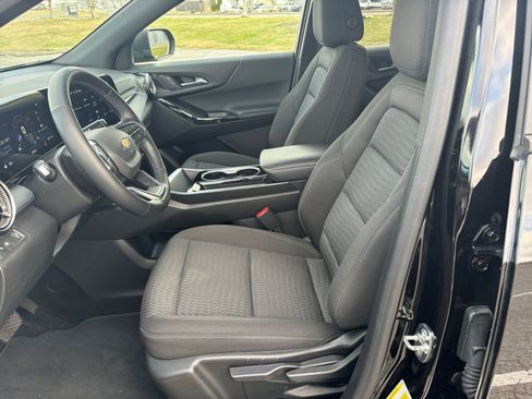 Used 2025 Chevrolet Equinox LT image 25