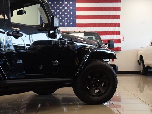 Used 2017 Jeep Wrangler Rubicon AWD/4WD image 61