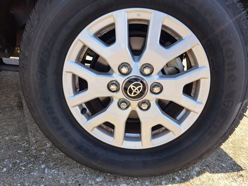Used 2025 Toyota Tacoma SR5 AWD/4WD image 26