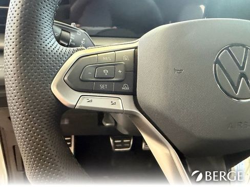 New 2026 Volkswagen Tiguan SE R-Line image 33