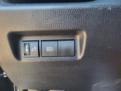 Used 2025 Toyota RAV4 XLE FWD image 21