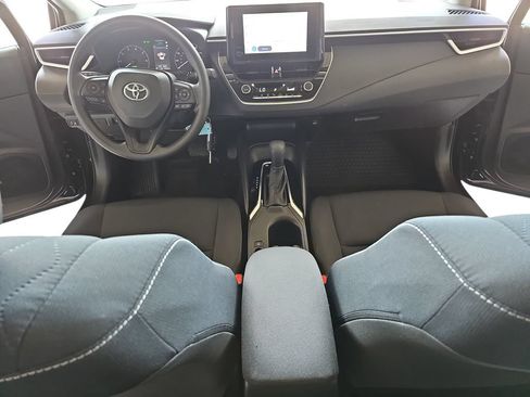 Used 2025 Toyota Corolla LE FWD image 9