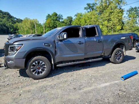 Used 2023 Nissan Titan PRO-4X image 2