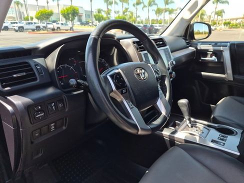 Used 2021 Toyota 4Runner SR5 Premium w/ Moonroof Package RWD image 10