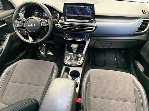 Used 2023 Kia Seltos S w/ Navigation Package FWD image 12