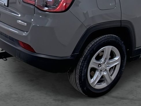 Used 2023 Jeep Compass Latitude w/ Convenience Group image 12