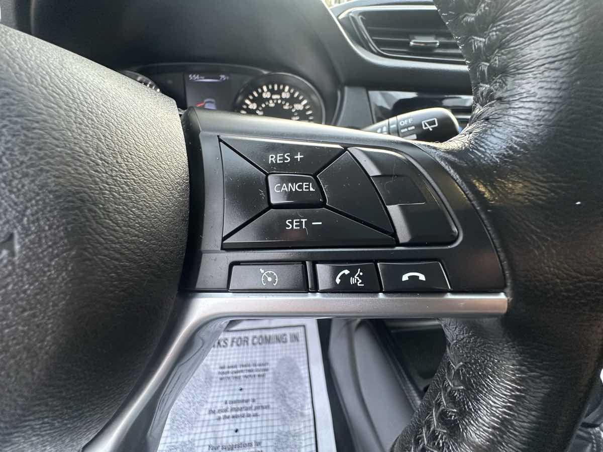 Used 2017 Nissan Rogue Sport SL w/ SL Premium Package AWD/4WD image 17