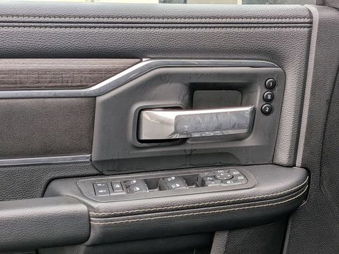 Used 2025 RAM 3500 Laramie AWD/4WD image 11