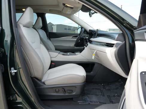 Certified 2026 INFINITI QX60 Luxe w/ Cargo Package FWD image 22