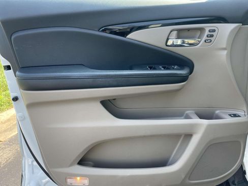 Used 2020 Honda Pilot Touring image 18