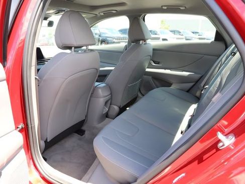 Used 2025 Hyundai Elantra SEL FWD image 18