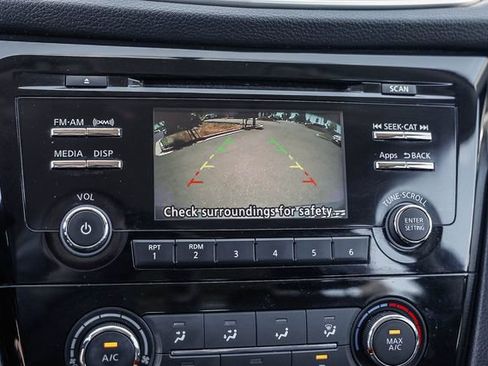 Used 2016 Nissan Rogue S AWD/4WD image 27