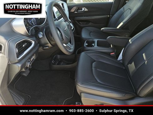 New 2026 Chrysler Pacifica Select image 20