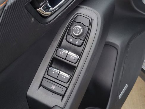 Certified 2025 Subaru Crosstrek 2.5i Limited w/ Crosstrek Mirror Package image 18