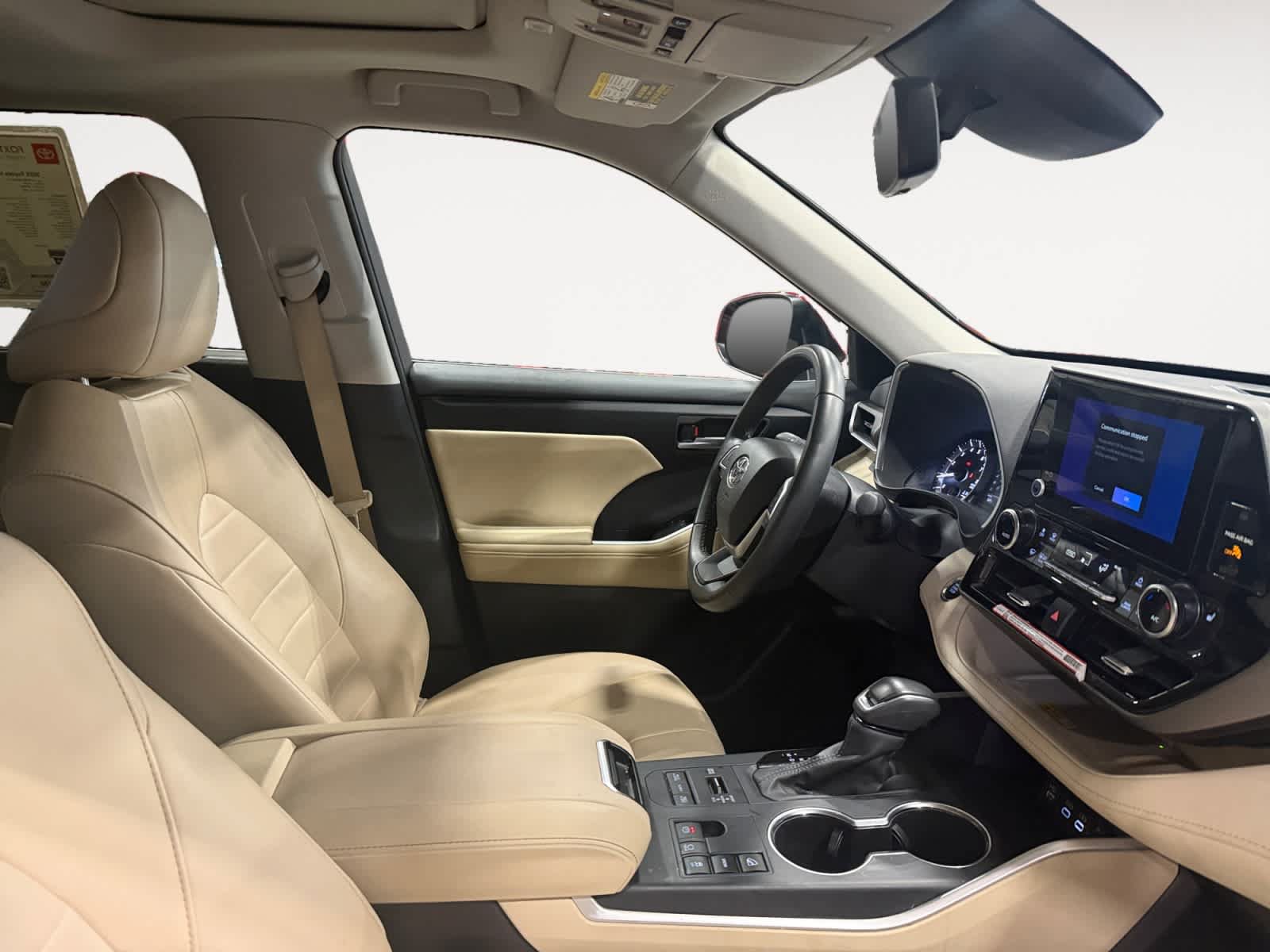 Used 2025 Toyota Highlander XLE AWD/4WD image 16