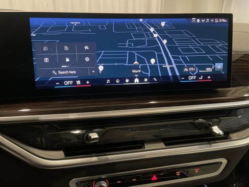 Used 2025 BMW X5 xDrive50e w/ Premium Package image 22