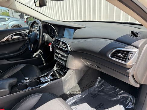 Used 2019 INFINITI QX30 AWD w/ Proassist Package image 17