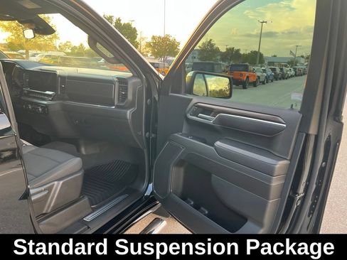 Used 2023 Chevrolet Silverado 1500 LT RWD image 9