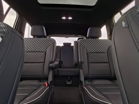 Used 2025 GMC Acadia Denali w/ Super Cruise Package AWD/4WD image 29