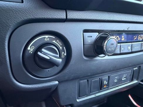 Certified 2025 Nissan Frontier PRO-4X AWD/4WD image 24