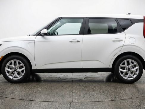 Used 2025 Kia Soul LX w/ LX Technology Package image 5