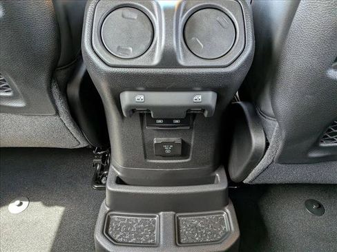 New 2026 Jeep Wrangler Unlimited Rubicon AWD/4WD image 17