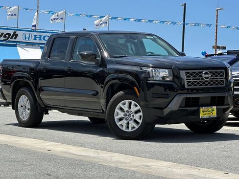 Used 2022 Nissan Frontier SV w/ Technology Package RWD image 2