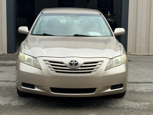 Used 2007 Toyota Camry LE FWD image 2