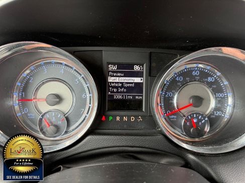 Used 2015 Chrysler Town & Country Touring-L w/ Driver Convenience Group FWD image 12