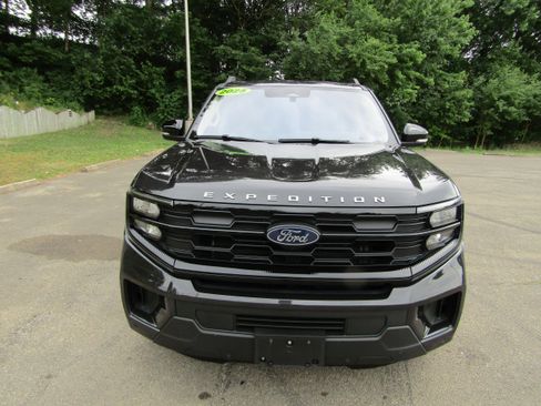 Used 2025 Ford Expedition Active AWD/4WD image 7