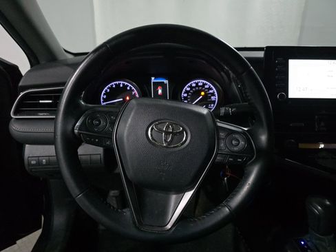 Used 2021 Toyota Camry SE FWD image 11