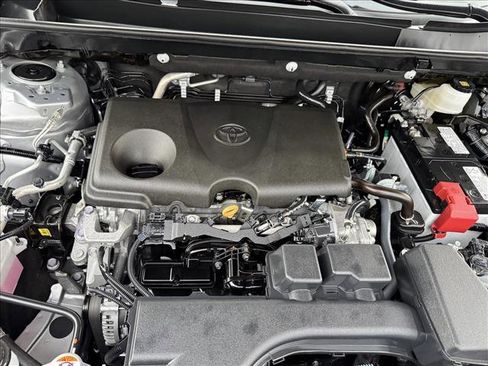 Used 2025 Toyota RAV4 XLE AWD/4WD image 21