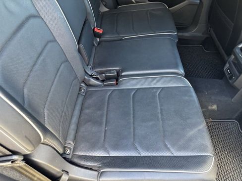 Used 2022 Volkswagen Tiguan SEL R-Line image 30